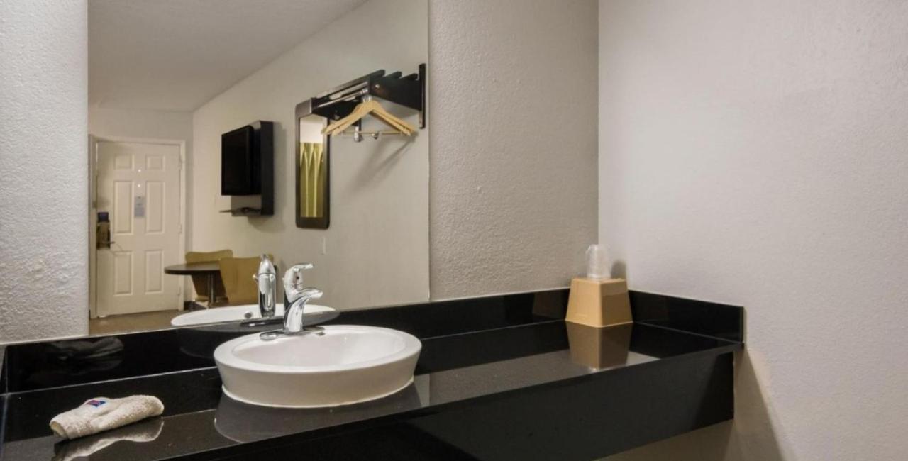 Motel 6 Irving - Loop 12 Zewnętrze zdjęcie
