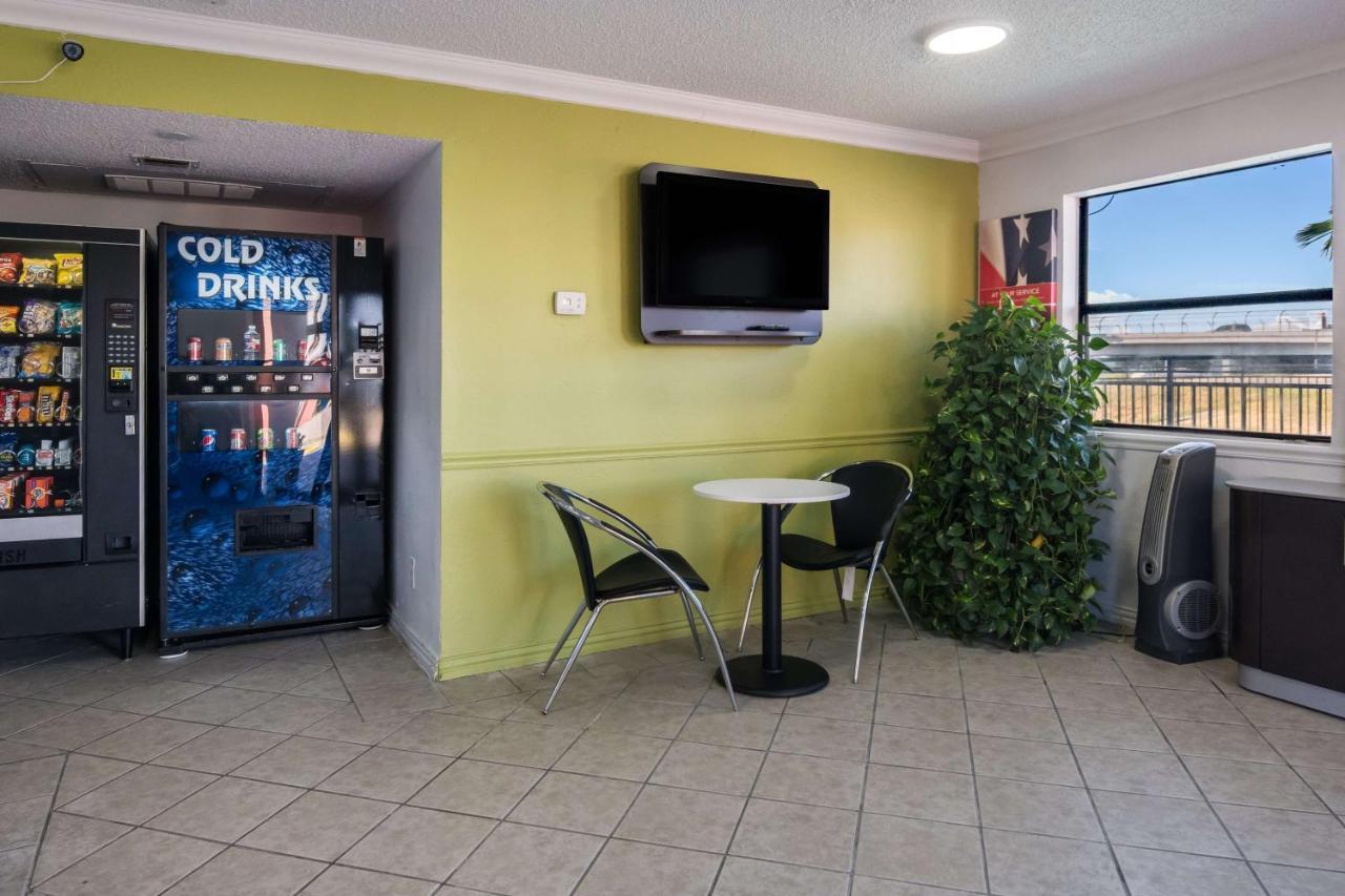 Motel 6 Irving - Loop 12 Zewnętrze zdjęcie
